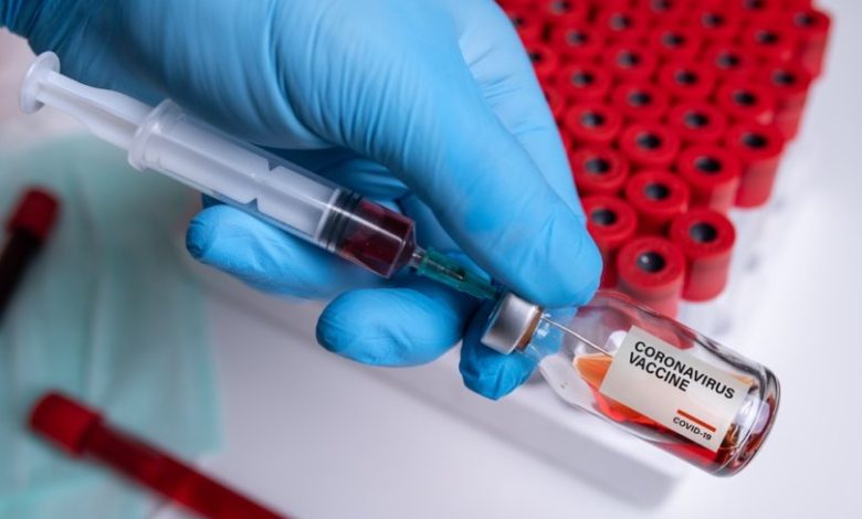corona virus vaccine syringe