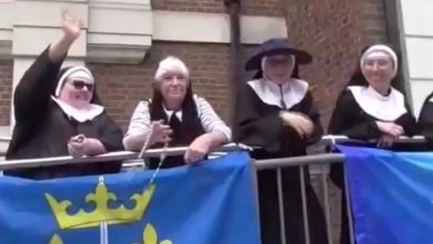 Monjas protestan por muertes luego de la vacuna del COVID
